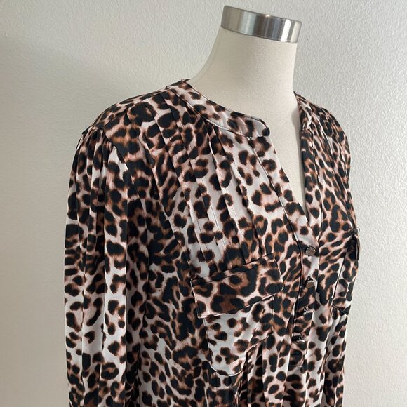 Cocomo Womens Plus 1X Leopard Tunic Top V Neck Roll Tab Sleeve Blouse Stretch - Picture 2 of 9